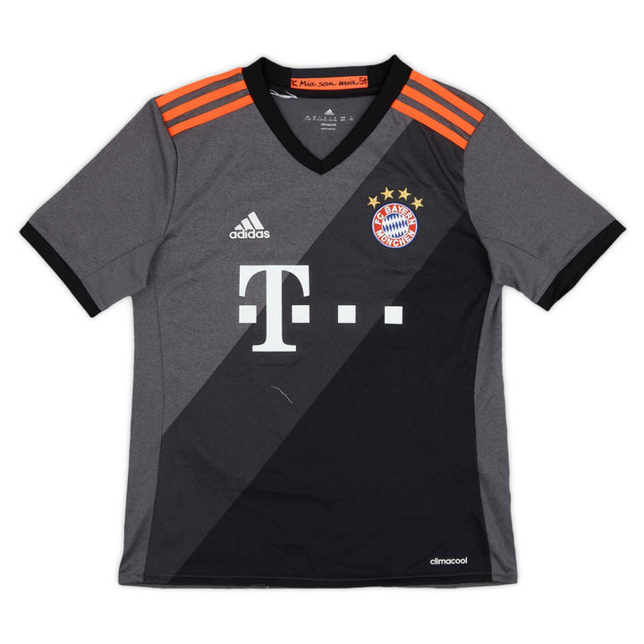 2016-17 FC Bayern München 2a Equipación