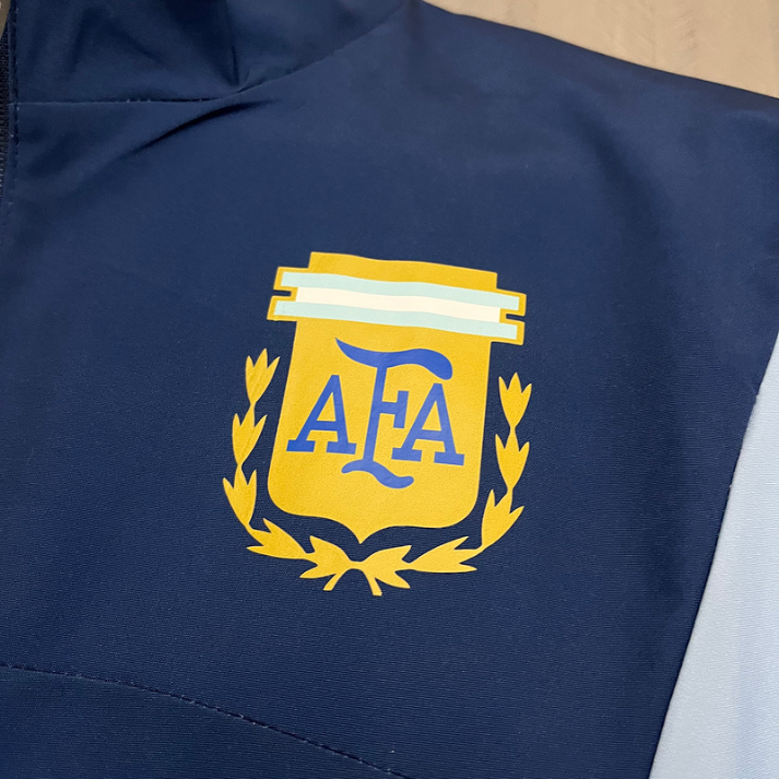Argentine windbreaker