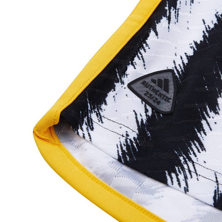 Kit domicile de la Juventus FC 2023-24