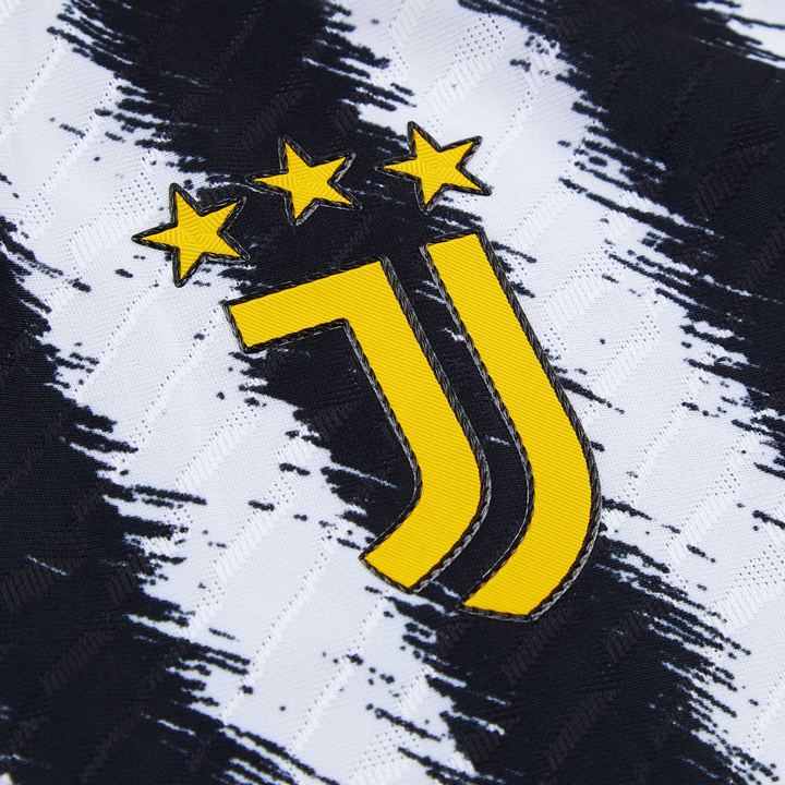 Kit domicile de la Juventus FC 2023-24