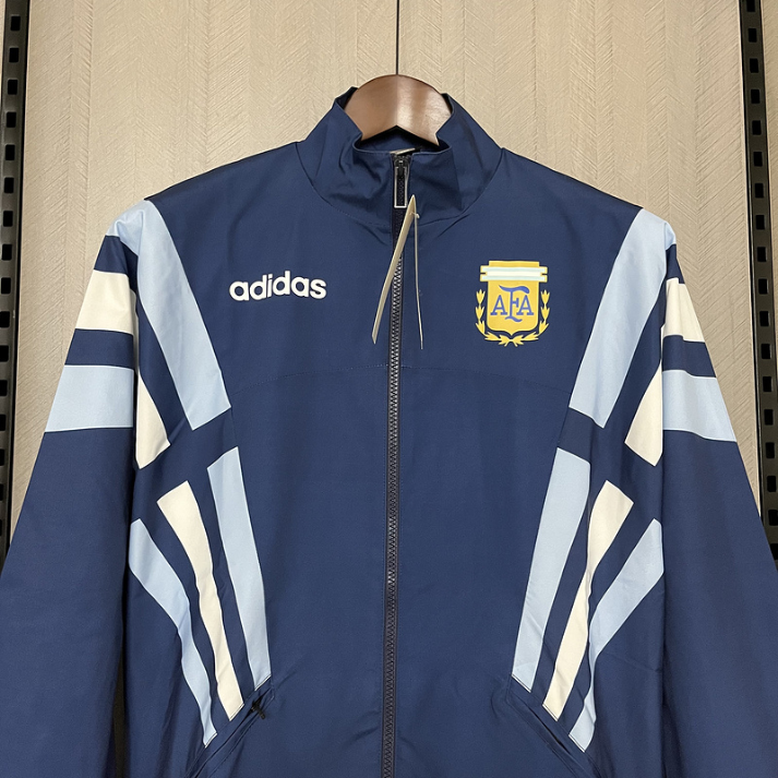 Argentine windbreaker